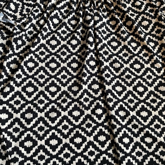 AB Studio Top - Picture 2 of 4